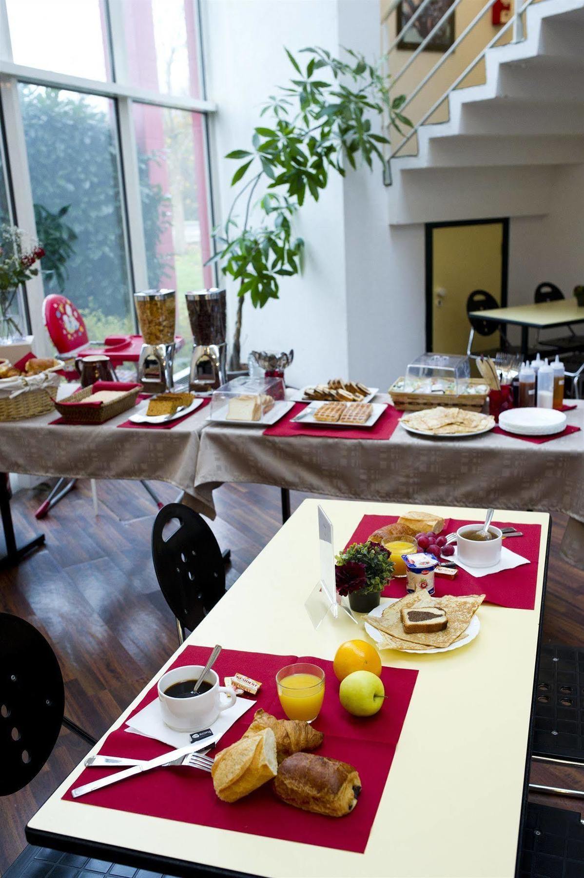 Hotel Cerise Auxerre Monéteau Εξωτερικό φωτογραφία