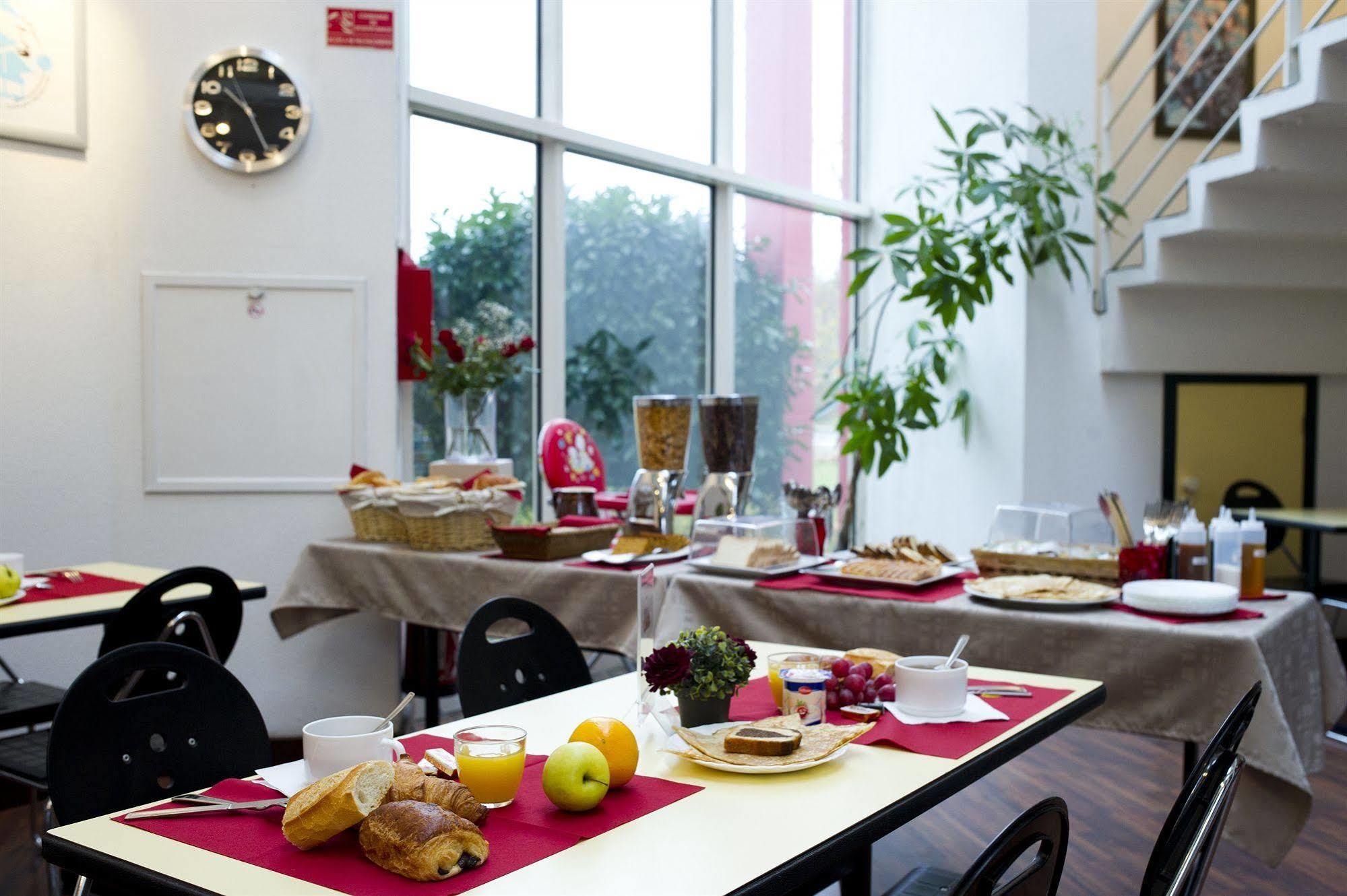 Hotel Cerise Auxerre Monéteau Εξωτερικό φωτογραφία